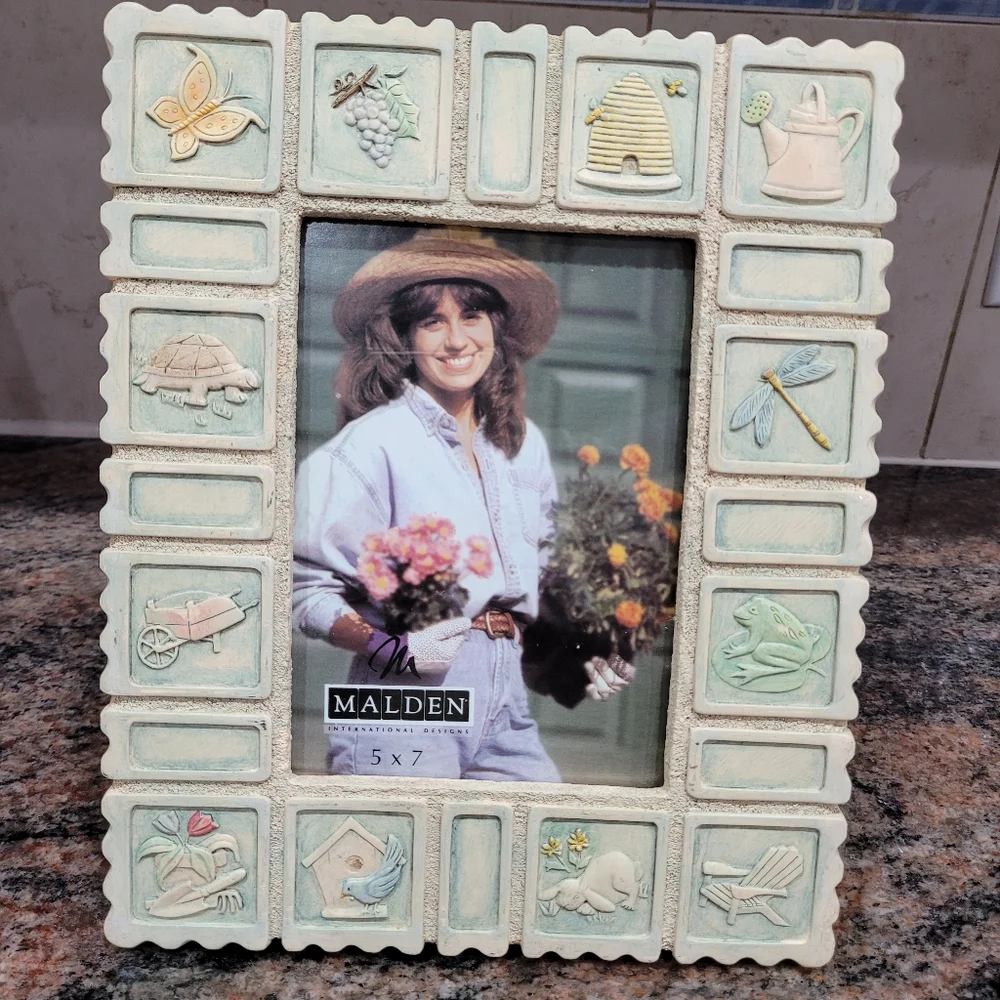 AMOR MALDEN International Hand Painted Floral Picture Frame Flowers 5x7